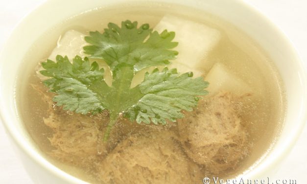 Vegetarian Recipe: Radish with Shiitake Nuggets Soup