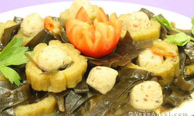 Vegetarian Recipe: Simmered Bitter Gourd with Kelps