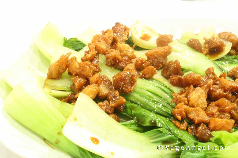 Vegetarian Recipe: Blanched Baby Bok Choy Topped with Soy Mince