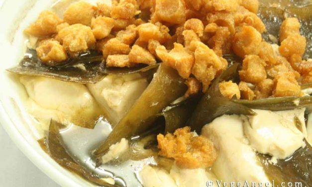 Vegetarian Recipe: Stewed Kelp and Bean Curd Cubes in Mushroom Sauce