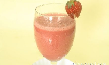 Vegetarian Recipe: Strawberry Smoothie with Honey
