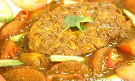 Vegetarian Recipe: Tomatoes in Spicy Tamarind Gravy