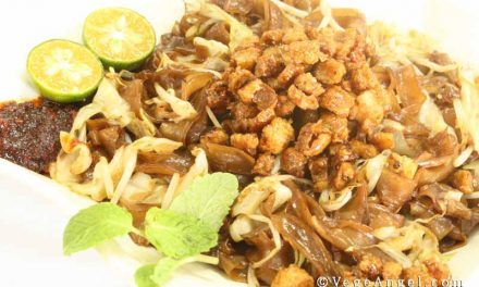 Vegetarian Recipe: Stir-Fried Rice Noodles (Char Kway Teow)