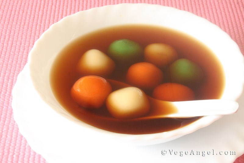 Vegetarian Recipe: Glutinous Rice Balls in Brown Sugar Dessert Soup