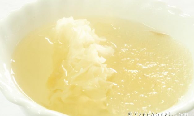 Vegetarian Recipe: Snow Pear and Snow Mushroom Dessert Soup