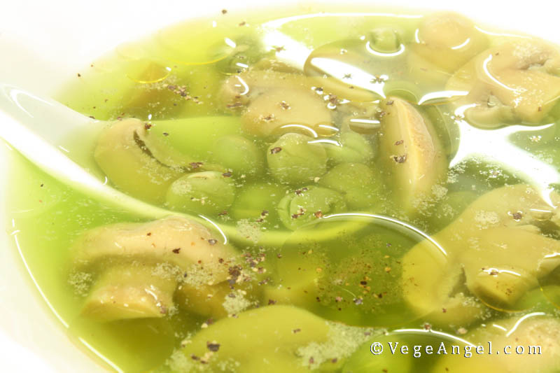 Vegetarian Recipe: Green Pea and Mushroom Soup