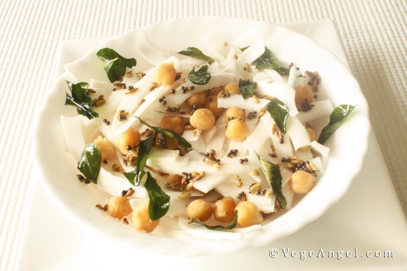 Vegetarian Recipe: Chickpea and Coconut Spicy Salad