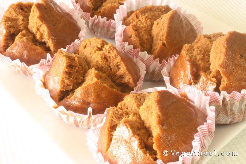 Vegetarian Recipe: Steamed Brown Sugar Cupcakes