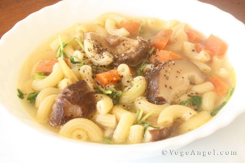 Vegetarian Recipe: Nutritional Macaroni Soup