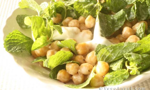 Vegetarian Recipe: Peppermint, Chickpea and Yogurt Salad