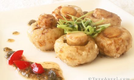 Vegetarian Recipe: Crispy Button Mushrooms with Pea Sprouts