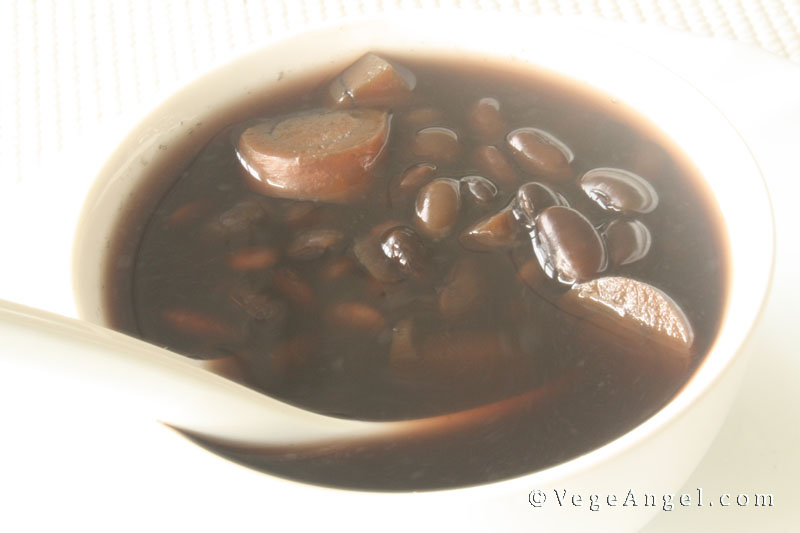 Vegetarian Recipe: Black Bean and Carrot Soup