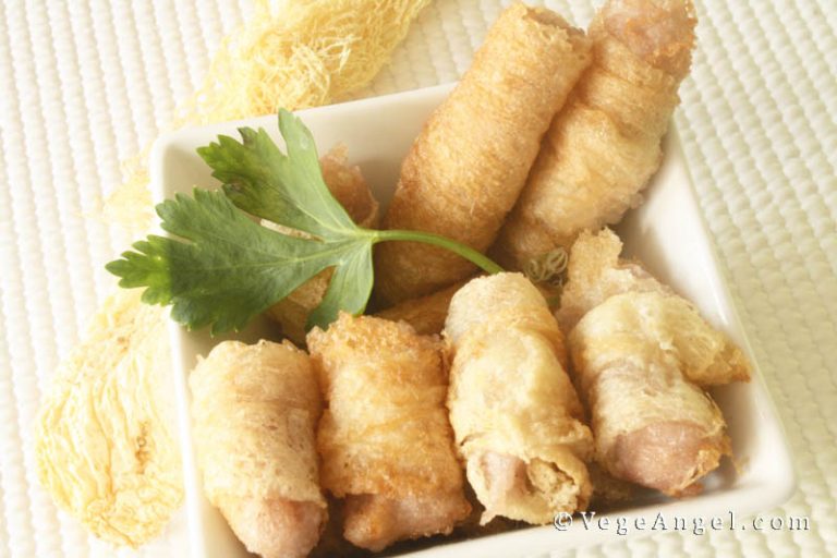 Pith Roll Vegetarian Recipe: Crispy Bamboo Pith Rolls Filled With Taro Paste ...