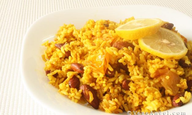 Vegetarian Recipe: Curry and Almond Fried Rice