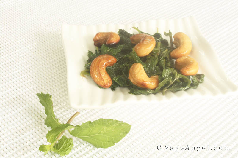 Vegetarian Recipe: Fried Cashew Nuts with Mint Leaves