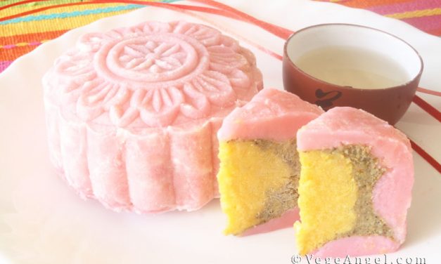 Vegetarian Recipe: Black Sesame and Pumpkin Crystal Mooncake