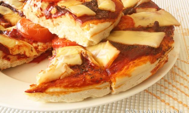 Vegetarian Recipe: Easy Tomato Pizza