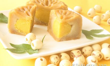 Vegetarian Recipe: Mooncake with Lotus Seed Paste and Vegetarian Egg Yolk