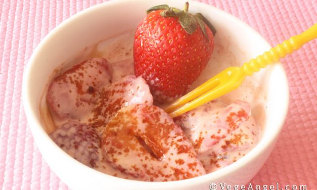 素食食谱：草莓酸奶沙拉