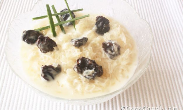 Vegetarian Recipe: Pomelo and Raisin Salad with Plain Yogurt