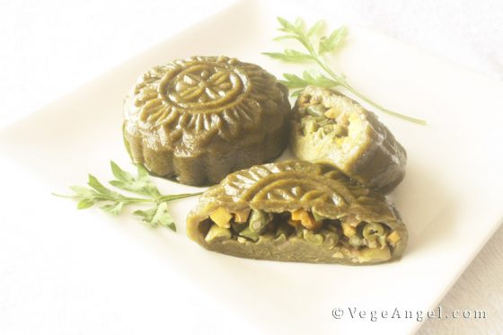 Steamed Wormwood Leaf Glutinous Rice Dumplings 艾草糯米糕