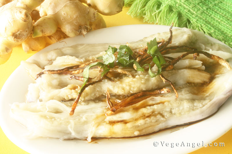 Vegan Recipe: Steamed Eggplants with Sauteed Ginger and Sesame Oil