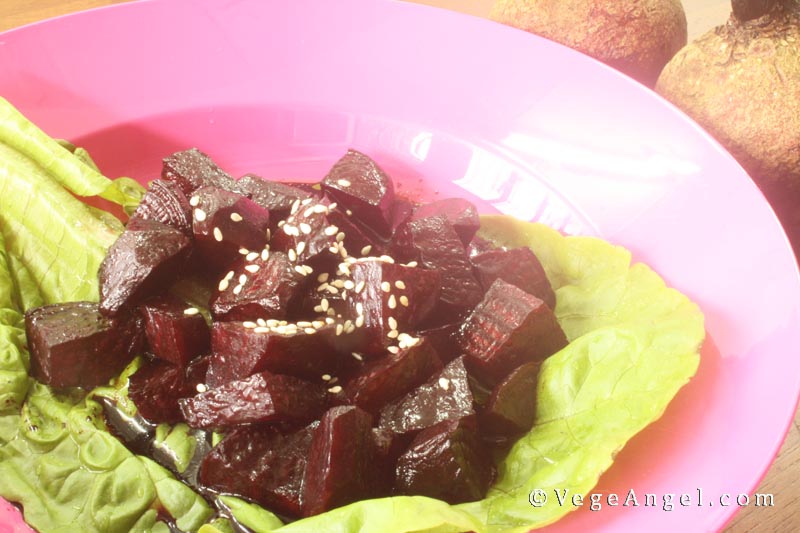 Vegan Recipe: Simmered Beetroot with Roasted White Sesame Seeds