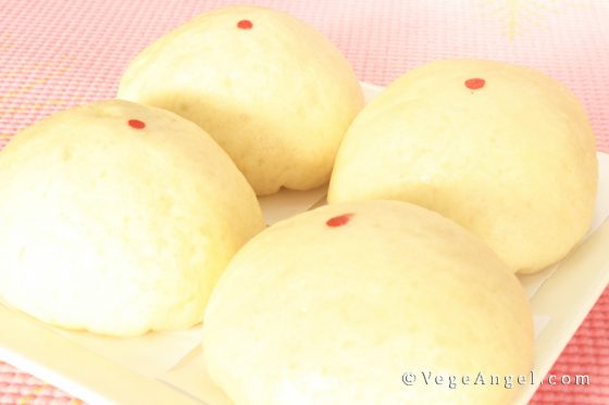 Steamed Red Bean Buns 纯素豆沙包