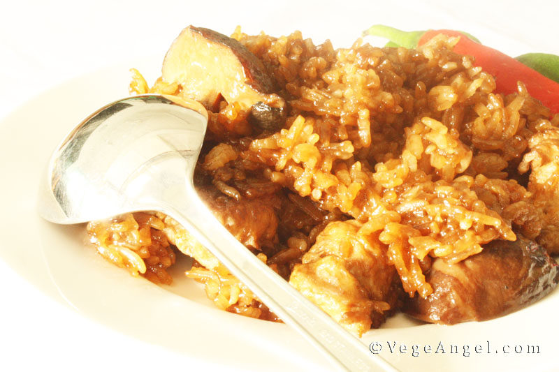Vegan Recipe: Steamed Glutinous Rice with Dark Soy Sauce | Vege Angel