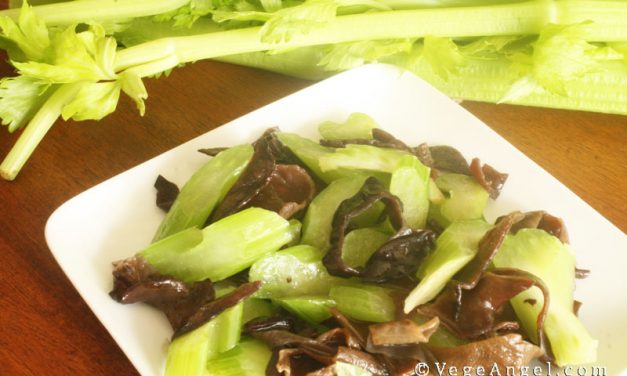 Vegan Recipe: Stir-Fried Celery with Wood Ear Mushrooms
