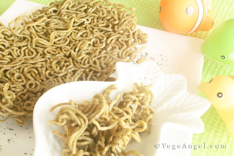 Vegan Recipe: Baked Spinach Noodle Snack