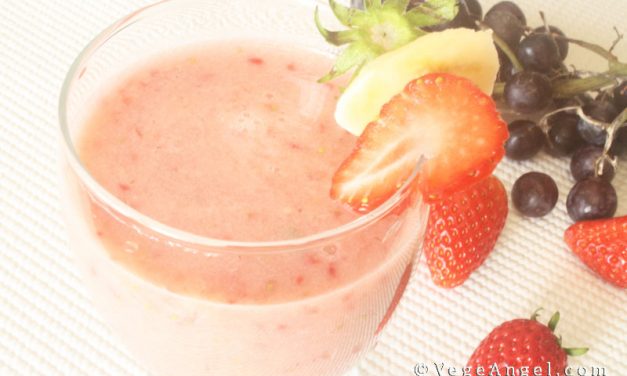 Vegan Recipe: Banana and Strawberry Smoothie