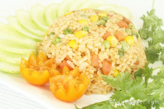 Vegetable Fried Rice with Chili Sauce 蔬菜辣椒酱炒饭