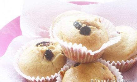 Vegan Recipe: Eggless Almond and Raisin Mini Cakes