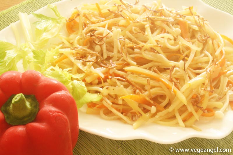 Vegan Recipe: Stir-Fried Enoki Mushrooms with Veggie Trio Strips