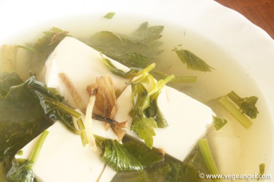 Parsley, Tofu and Organic Miso Soup 香芹豆腐有机味噌汤